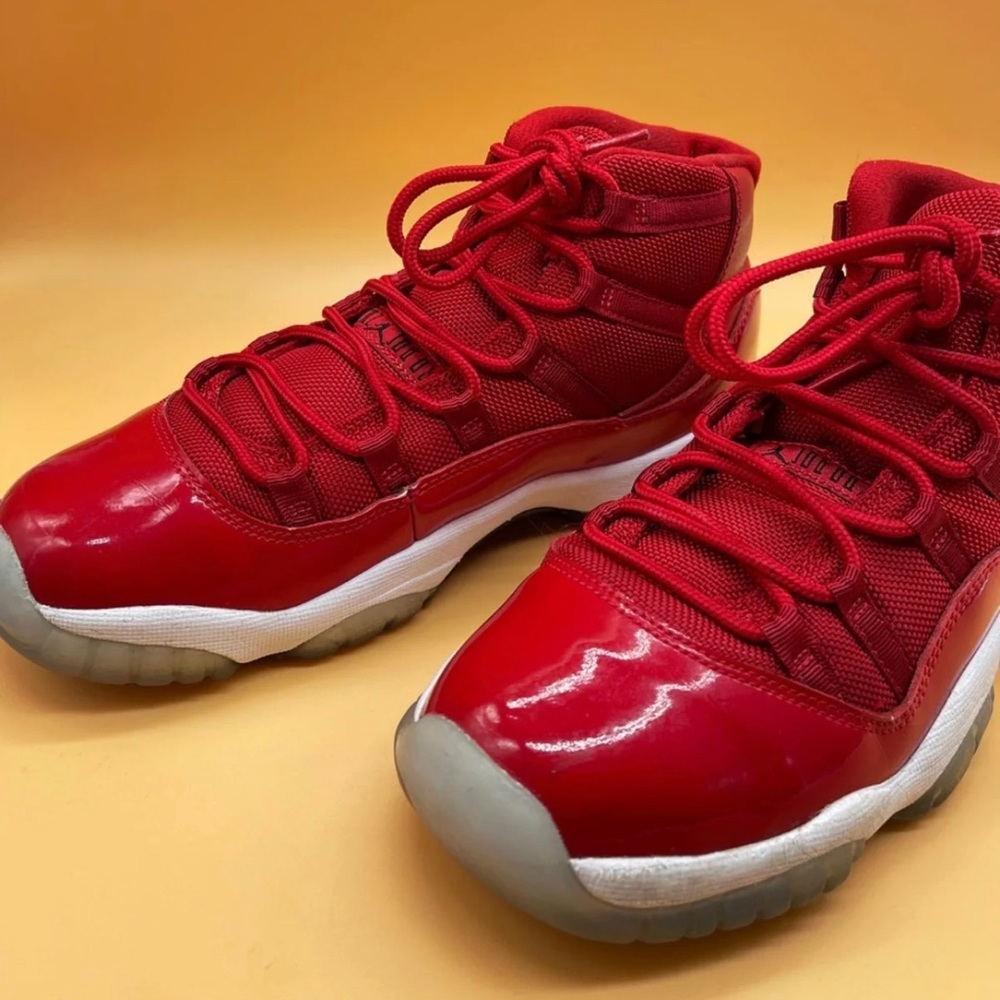 Jordan 11 - Picture 3 of 4